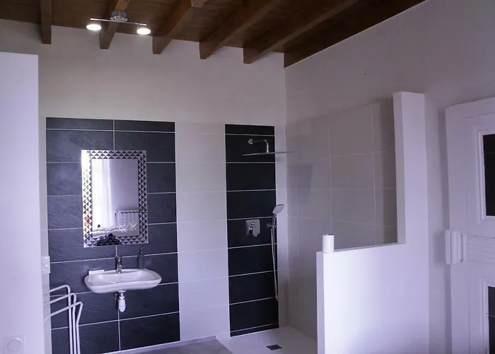 Semesterbostad Gite La Pruneloise